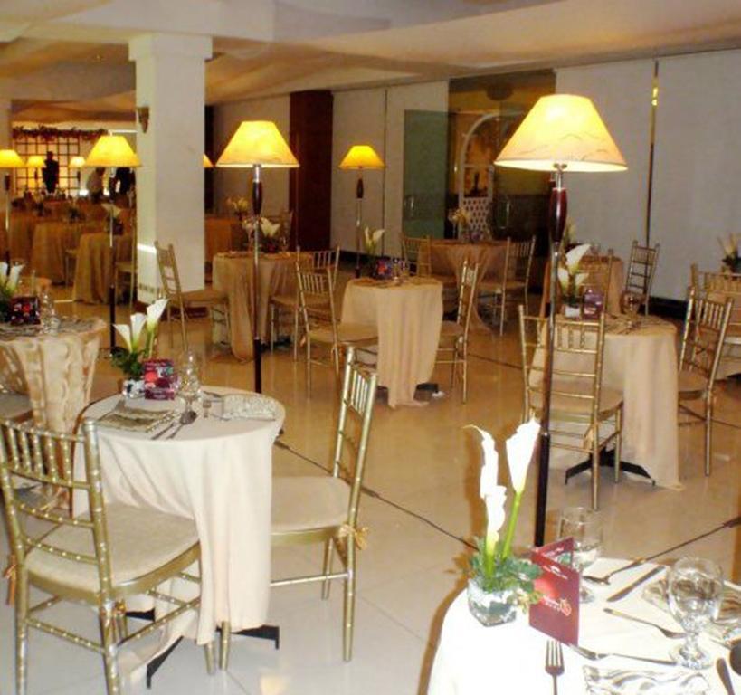 Cherry Blossoms Hotel Manila Exterior foto